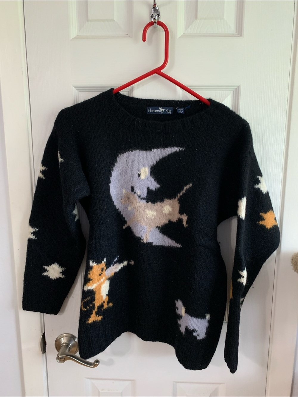 Hunters Run wool sweater. Hey Diddle Diddle, the cat & the fiddle.
